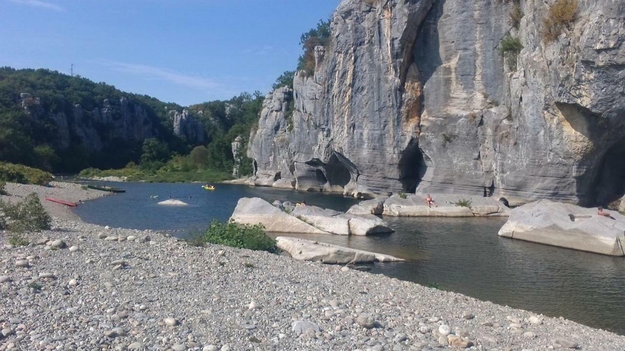 Location De Gites Les Sources Chambonas/Les Vans Exterior photo