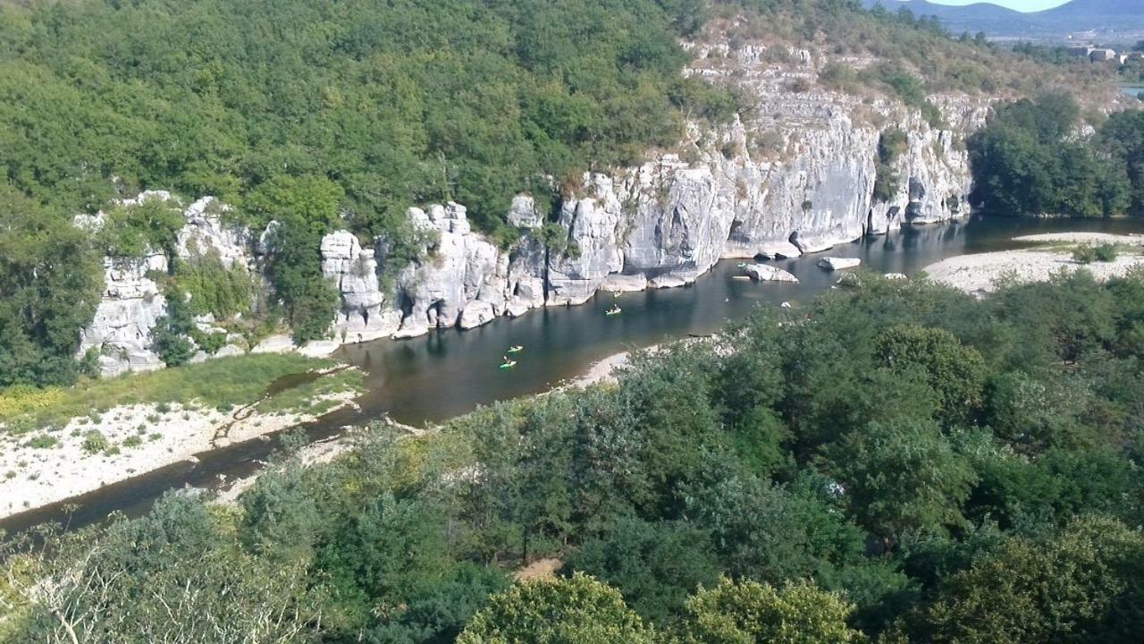 Location De Gites Les Sources Chambonas/Les Vans Exterior photo